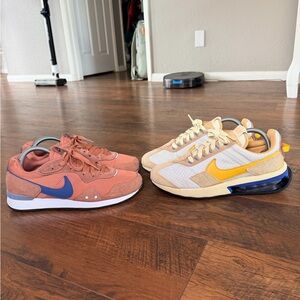 Lot of 2 Nike shoes.